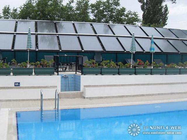 De placa plana de colectores solares para la calefacción de la piscina en el Reino Unido