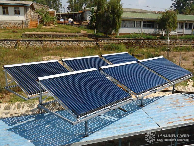 Sistema di riscaldamento solare dell'acqua in Etiopia, 6 gruppi di 30 collettori solari a tubi per il riscaldamento dell'acqua 1000L